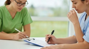 Projet personnalisé d&rsquo;accompagnement : le guide HAS pour le DUI